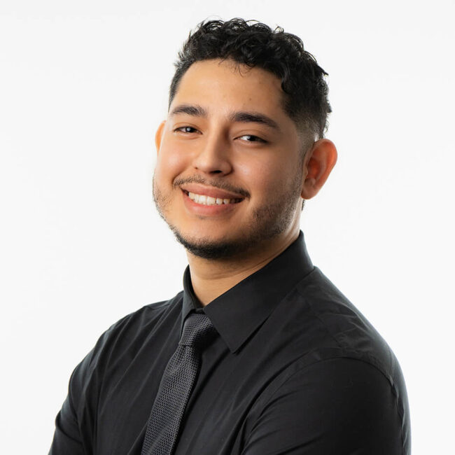AndresGaytan – Main Headshot – Contact 900px – Web