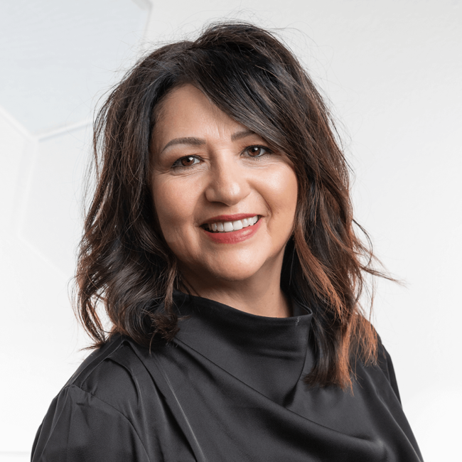 Michelle – Headshot – Main Contact 900×900 Tiny